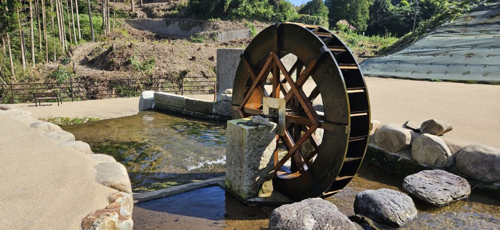 坊野水車公園の水車