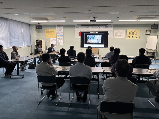 高強度ネットに関する社内勉強会の様子